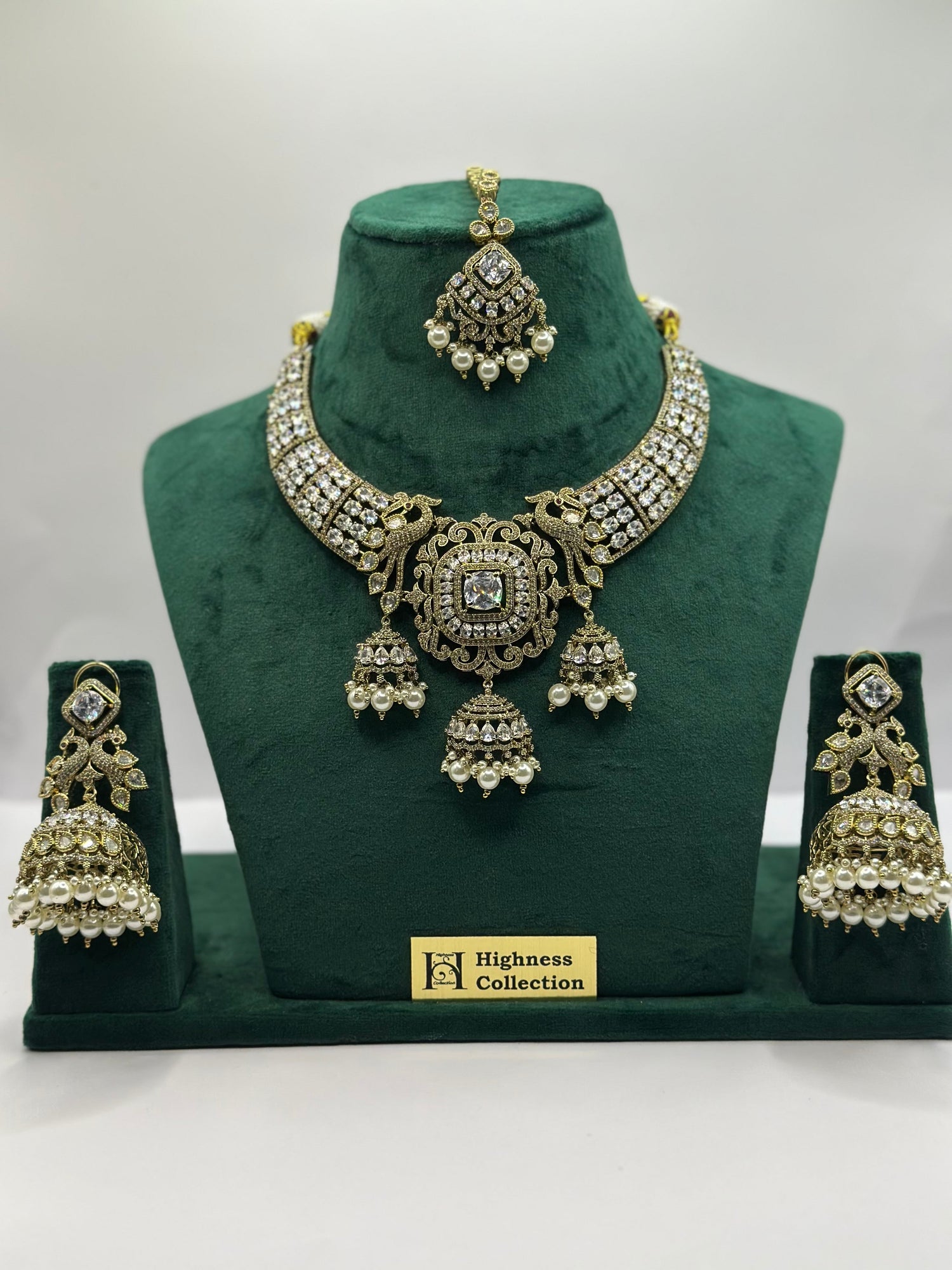 AD/Polki/Kundan/Victorian/Paachi Kundan