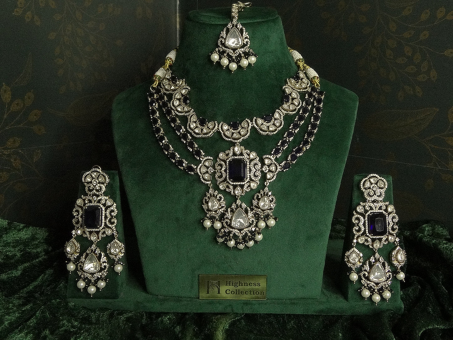 3 LINE Victorian Necklace