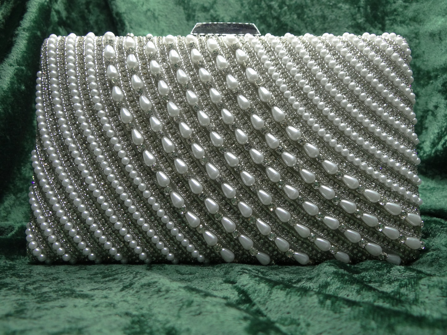 Metal Pearl Purse