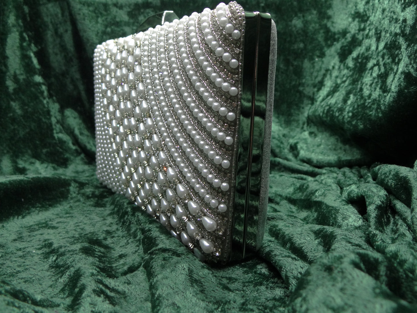 Metal Pearl Purse