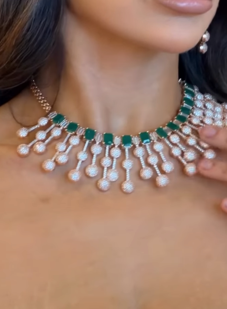 Emerald Dewdrop Necklace