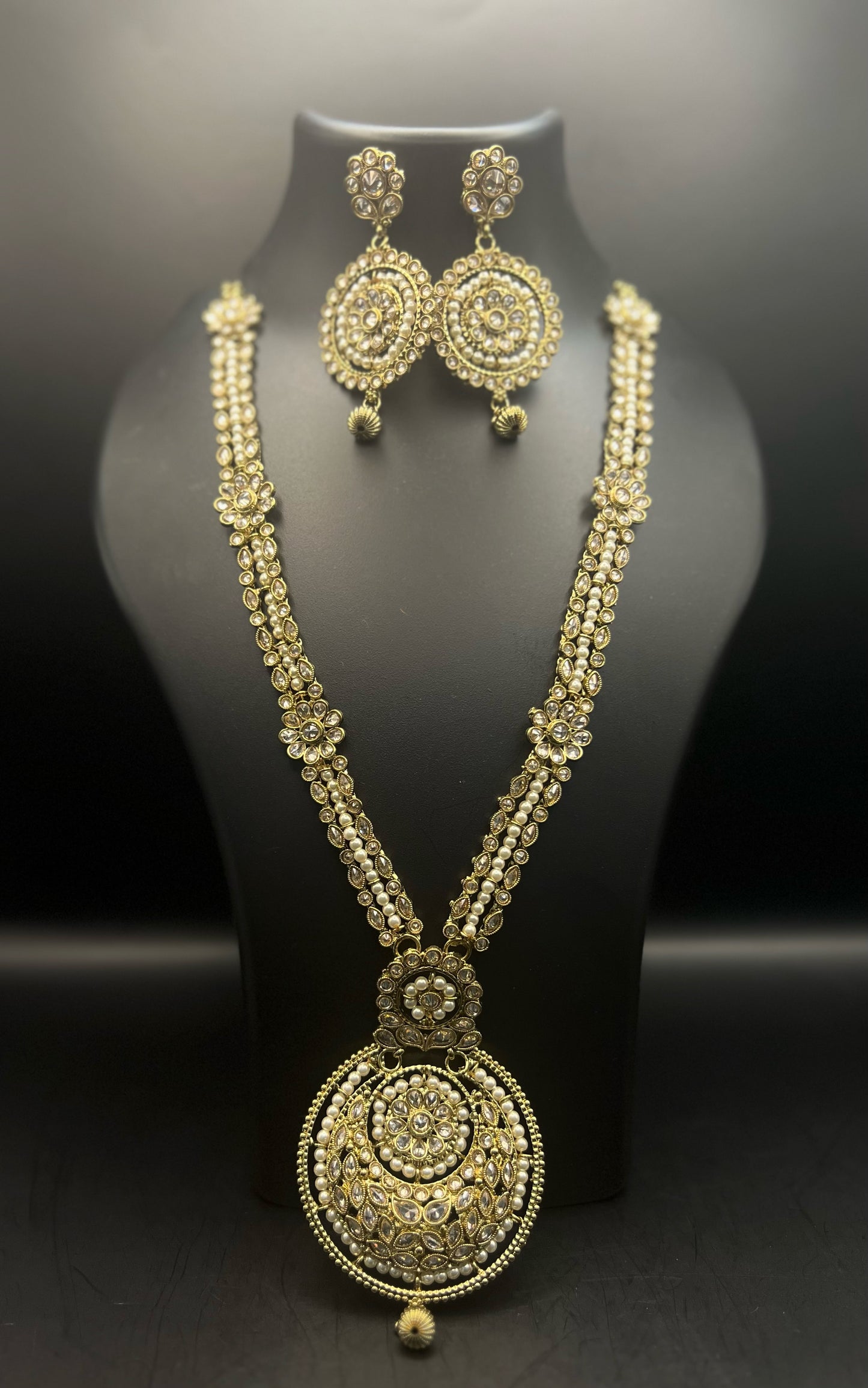 Gold and Pearl Necklace