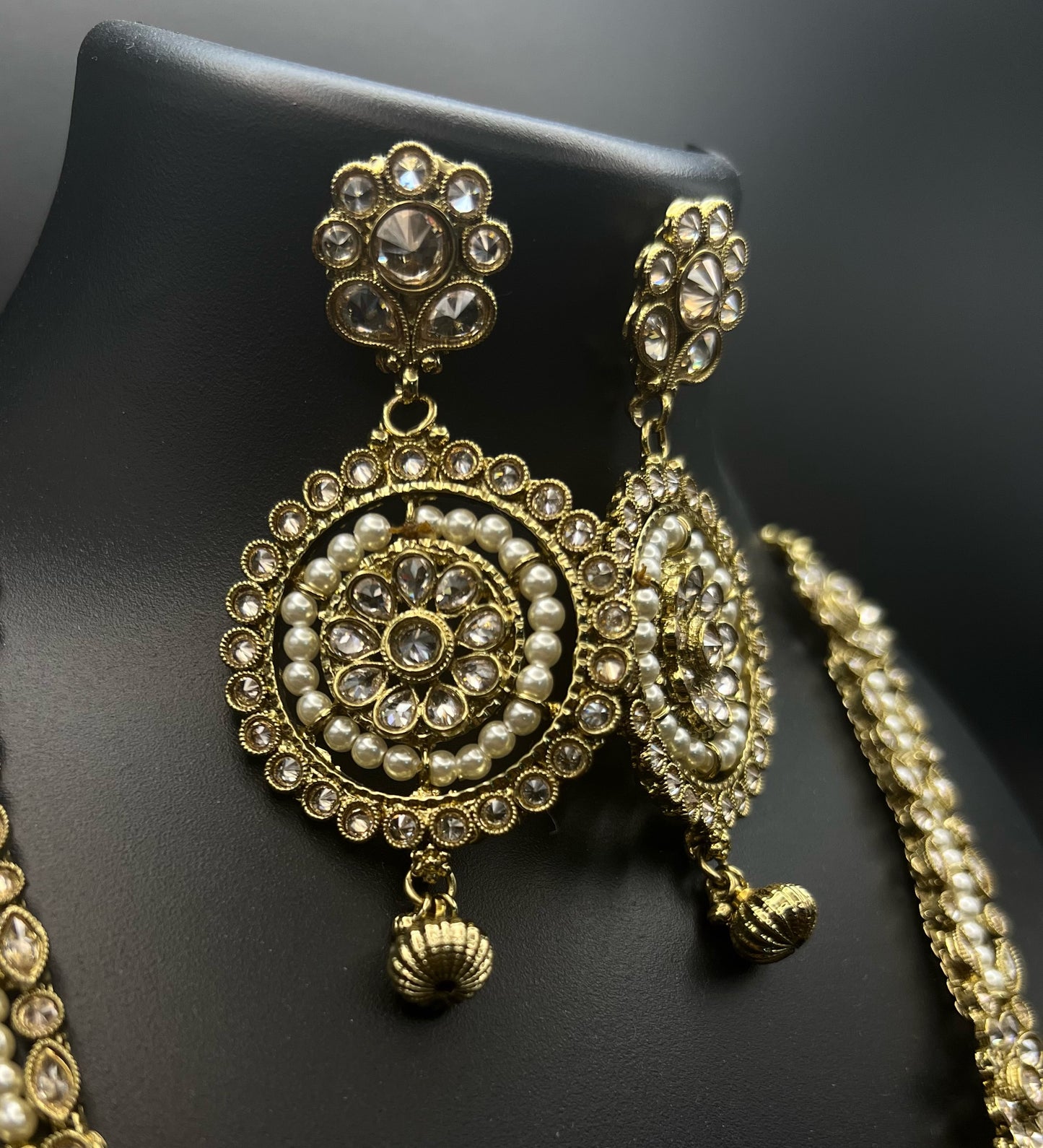 Gold and Pearl Necklace