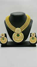 Load image into Gallery viewer, Paachi Kundan Necklace Set
