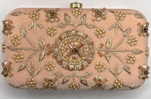 Load image into Gallery viewer, Floral Stitched Purse with Round Clasp
