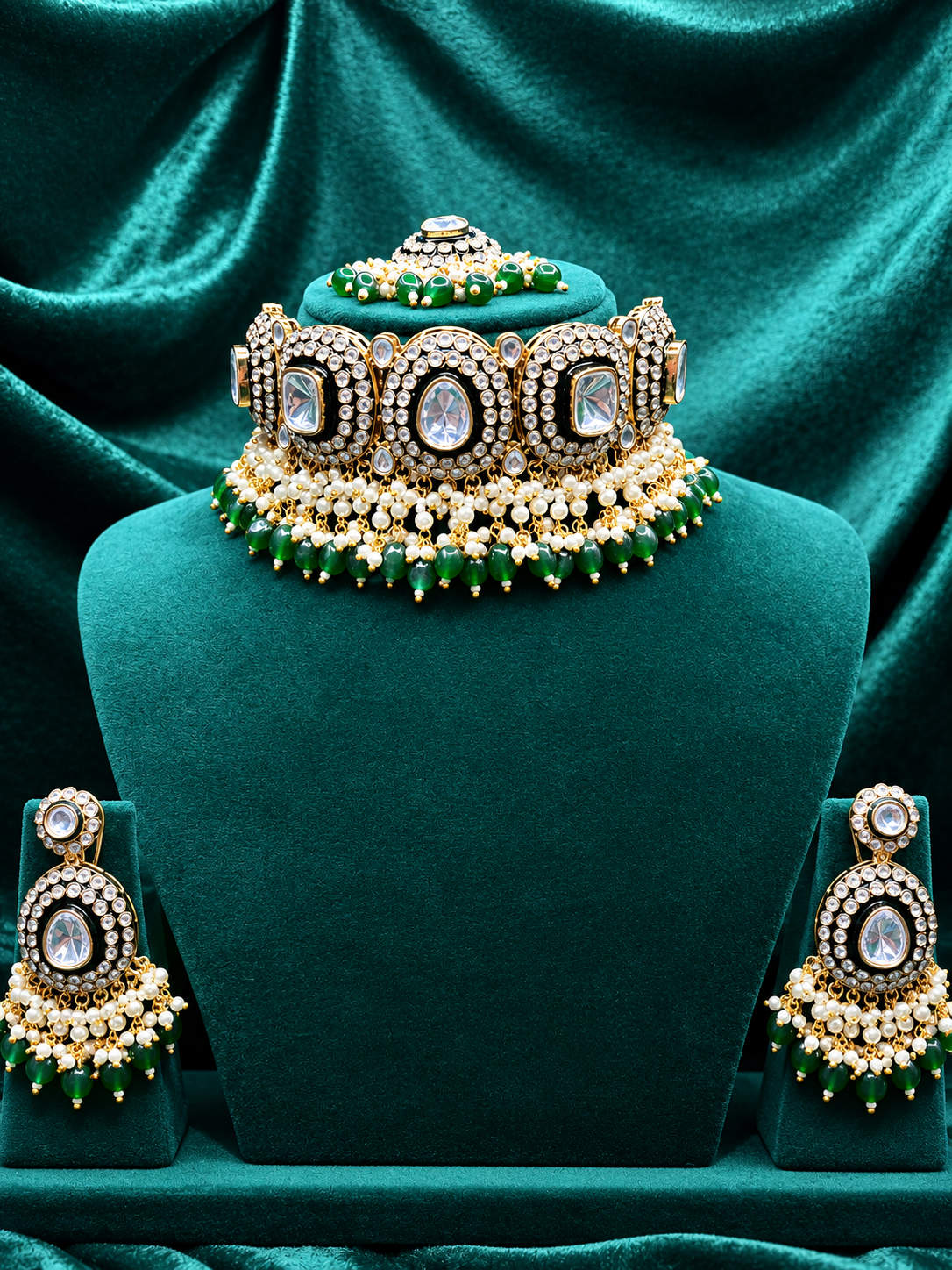 Emerald Noor Moissanite Choker