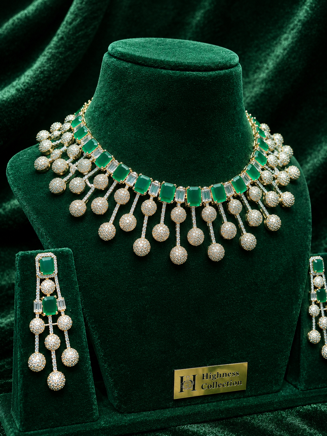 Emerald Dewdrop Necklace
