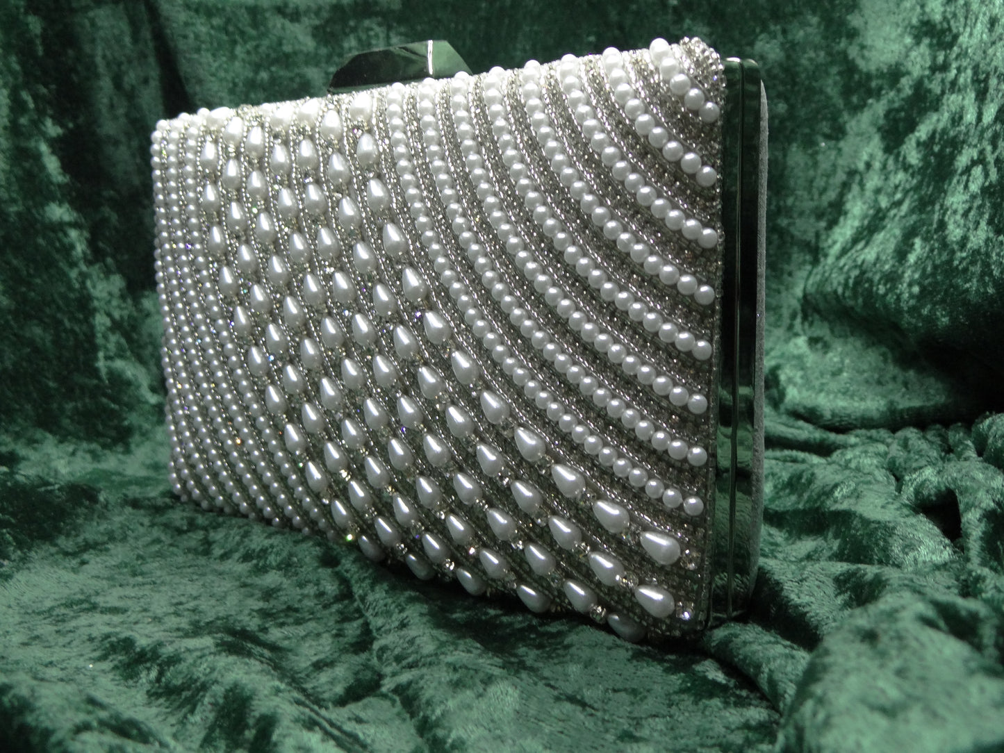 Metal Pearl Purse