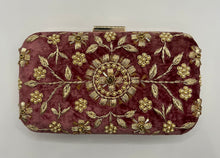 Load image into Gallery viewer, Floral Stitched Purse with Prism Clasp
