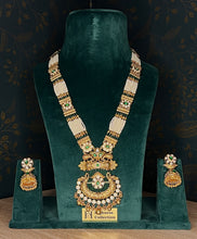 Load image into Gallery viewer, Matte Kundan Long necklace
