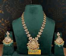 Load image into Gallery viewer, Paachi Kundan Pendant Style
