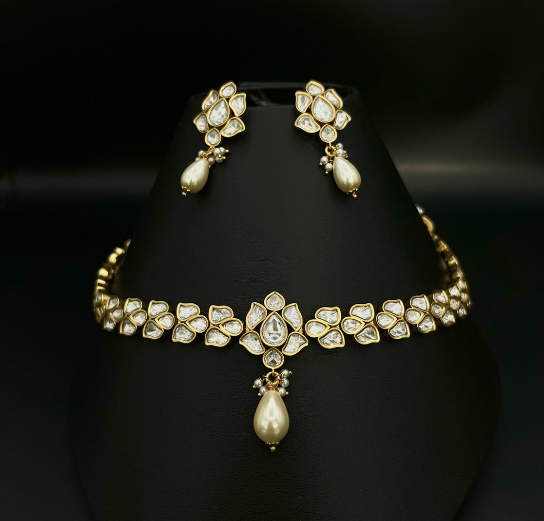 Delicate Kundan Necklace