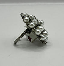 Load image into Gallery viewer, Black Finish Pearl ring
