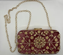 Load image into Gallery viewer, Floral Stitched Purse with Prism Clasp
