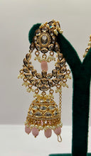 Load image into Gallery viewer, Pink Paachi Kundan Bridal Set
