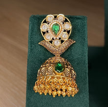 Load image into Gallery viewer, Matte Kundan Long necklace
