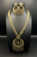 Load image into Gallery viewer, Gold Chandbali Necklace
