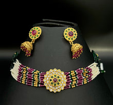 Load image into Gallery viewer, Ruby Green Pearl Choker
