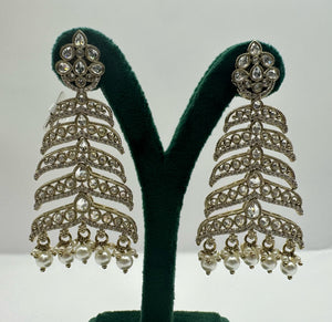 Mehndi White Earring