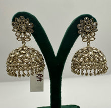 Load image into Gallery viewer, Flower Jhumkas
