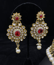 Load image into Gallery viewer, Red Choker with Pearls
